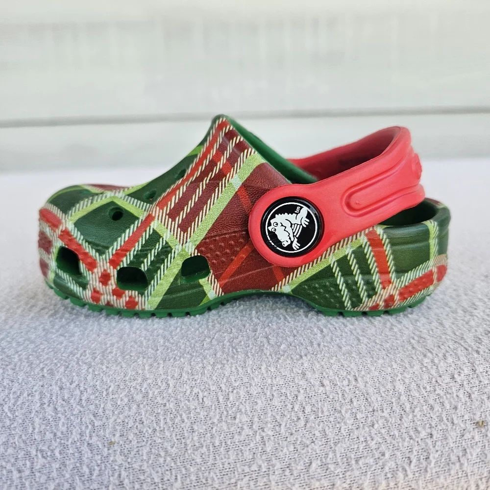 Crocs Baya Holiday Christmas Plaid Clogs Green Red Toddler SZ C4 Slip-On